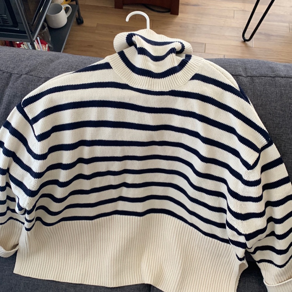 NWT GAP Stripe Sweater size l